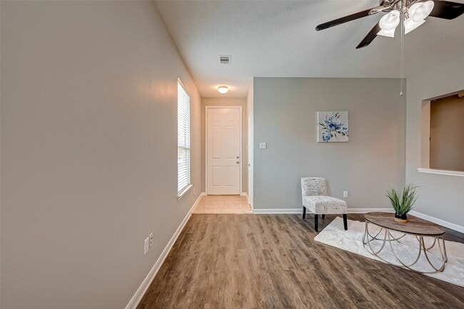 Foto del edificio - 26123 Parkman Grove Dr