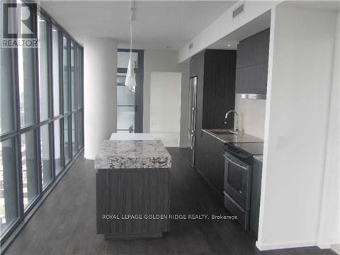 Building Photo - 101 Charles St E