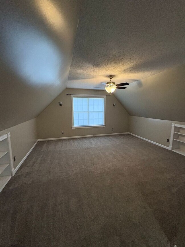 Foto del edificio - Spacious and well-maintained home located in the heart of Arlington!