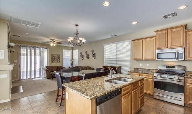 Building Photo - 14582 W Port Royale Ln