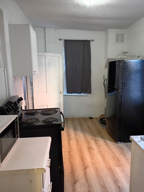 Building Photo - 1009 Willow St