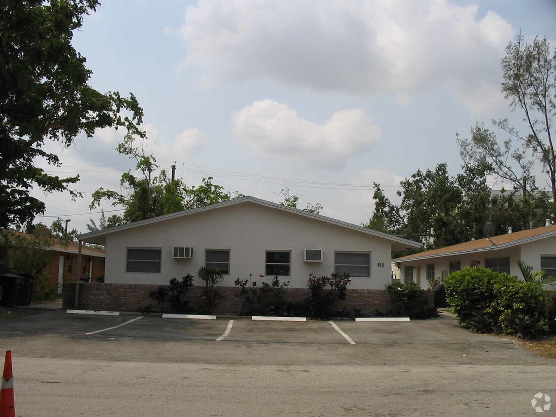 Building Photo - 812 SW 30th St