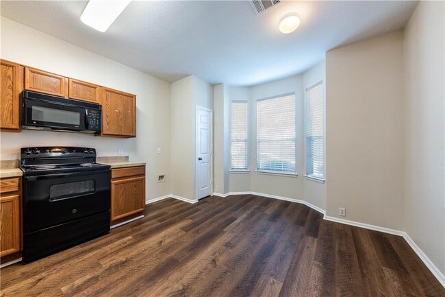 Building Photo - 18749 Golden Eagle Way