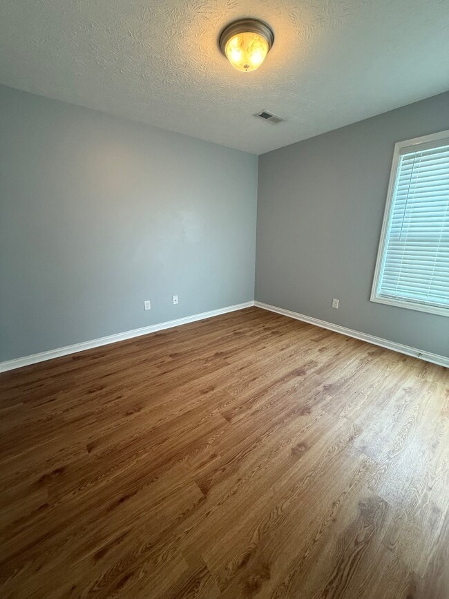 Building Photo - 1057 Blue Bell Way