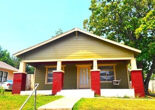 Building Photo - 505 NW 30th St