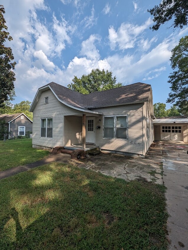 Foto principal - 114 W Washington St