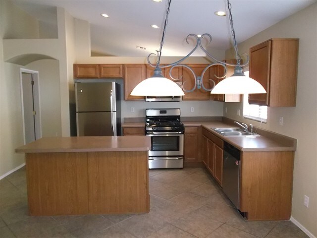 Building Photo - 4661 S Paseo Rio Bravo