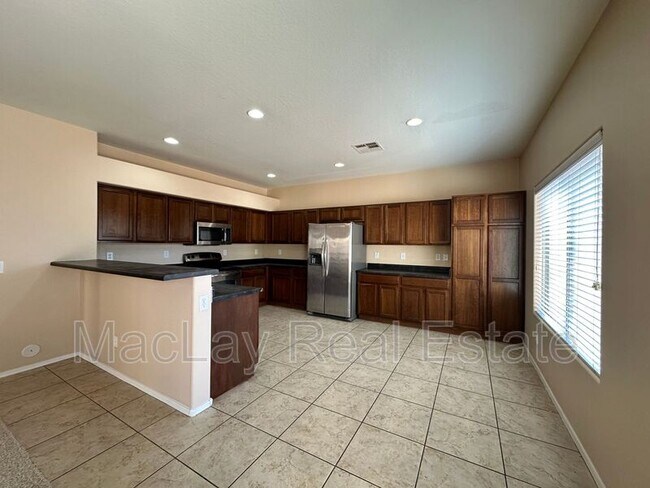 Building Photo - 18270 N Jameson Dr