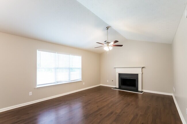 Foto del edificio - 4801 Lake Park Terrace