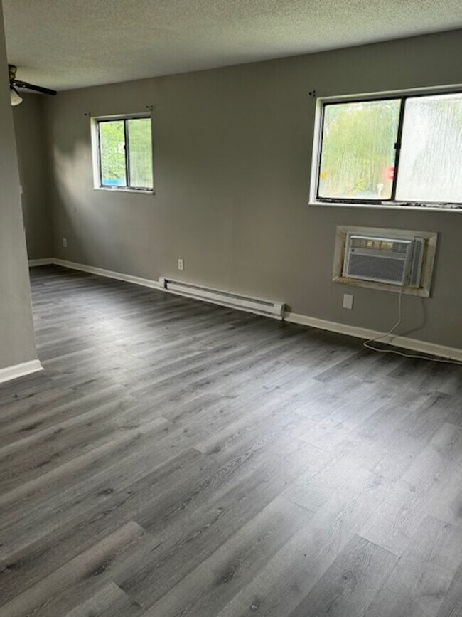Foto del edificio - 6621 Fairfield Ave