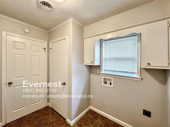 Foto del edificio - 7294 Wendell Cove