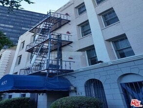 Building Photo - 657 Cochran Ave