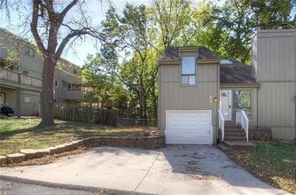 Building Photo - 7401 W 56th Ter
