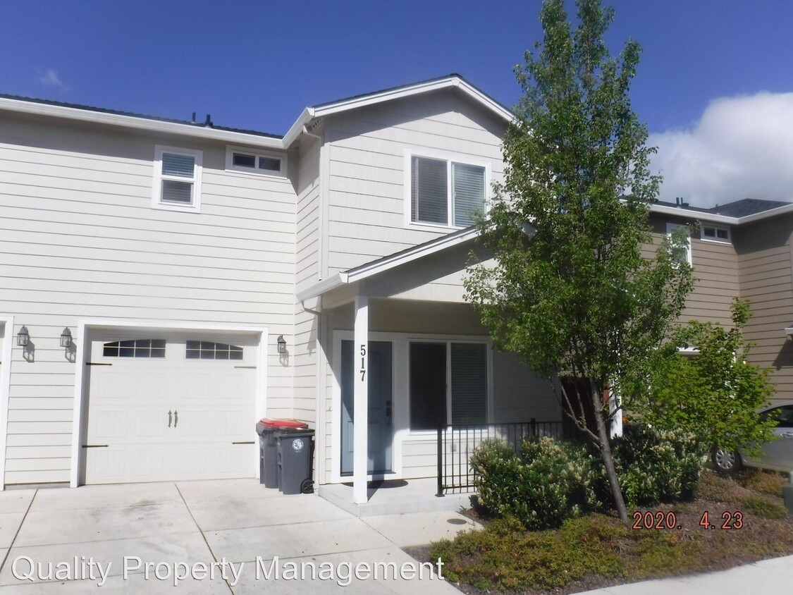 Primary Photo - 521-521 Gray Ct