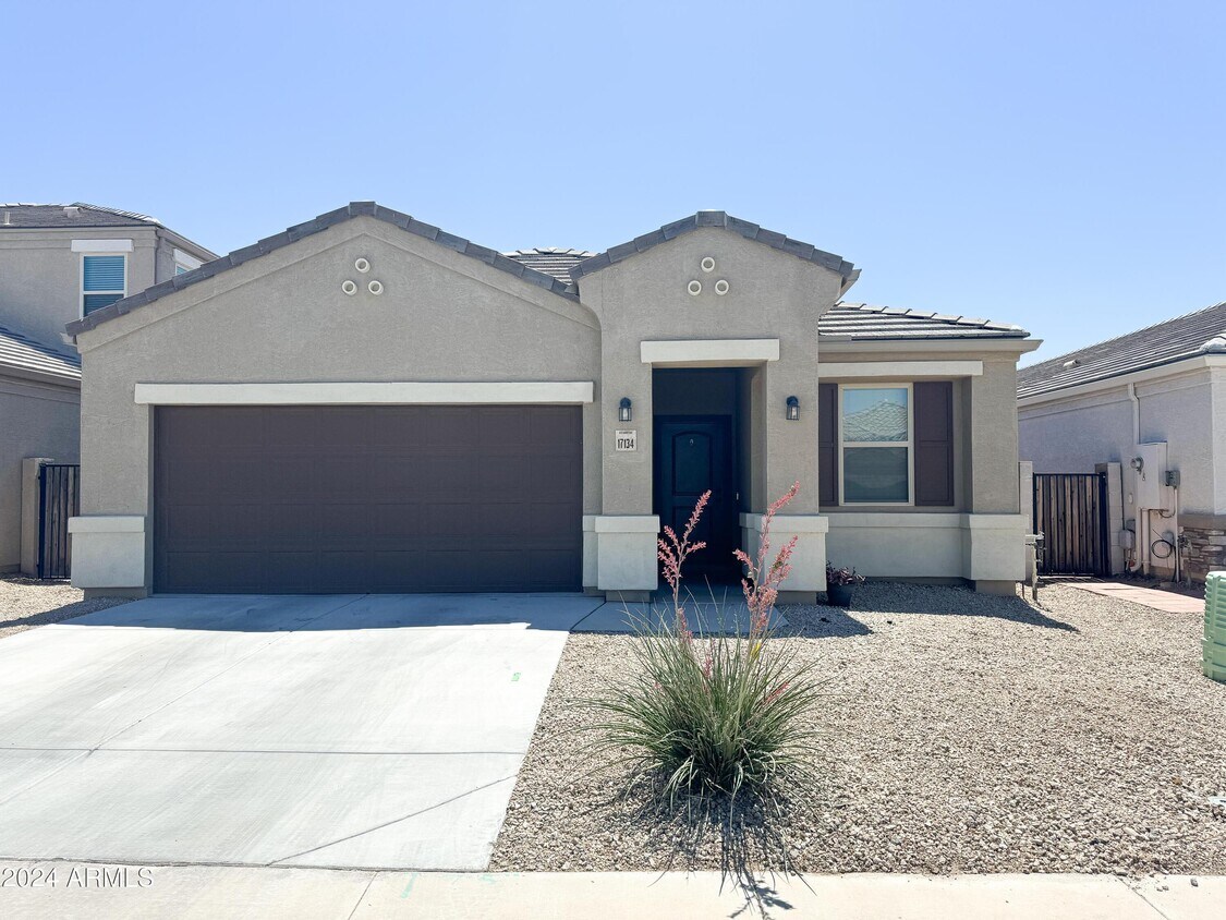 Foto principal - 17134 N Rosemont St