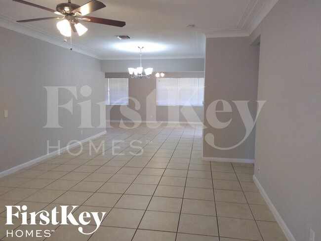 Building Photo - 4106 N Terrace Dr