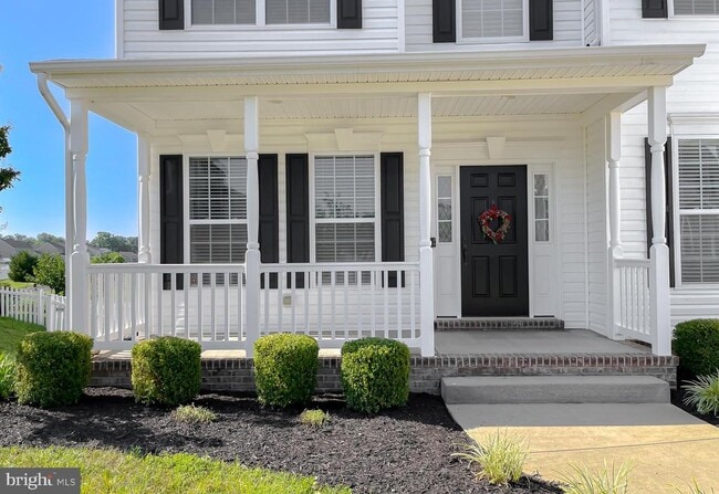 Building Photo - 23246 Lindsay Dr