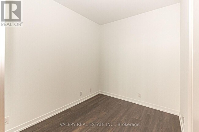 Photo du bâtiment - 5 Buttermill Ave.