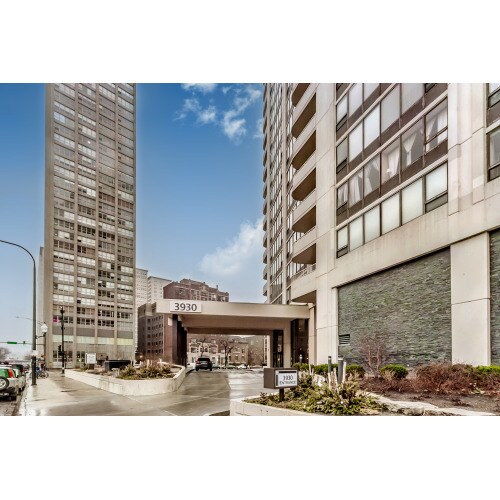 Building Photo - 3930 N Pine Grove Ave
