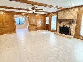 Building Photo - 16711 Sir William Dr