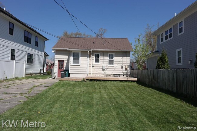 Building Photo - 16237 Kirkshire Ave