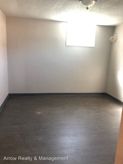 Foto del edificio - 351 E 2nd St