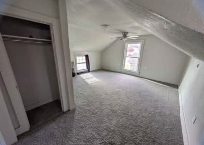 Foto del edificio - 109 E North St