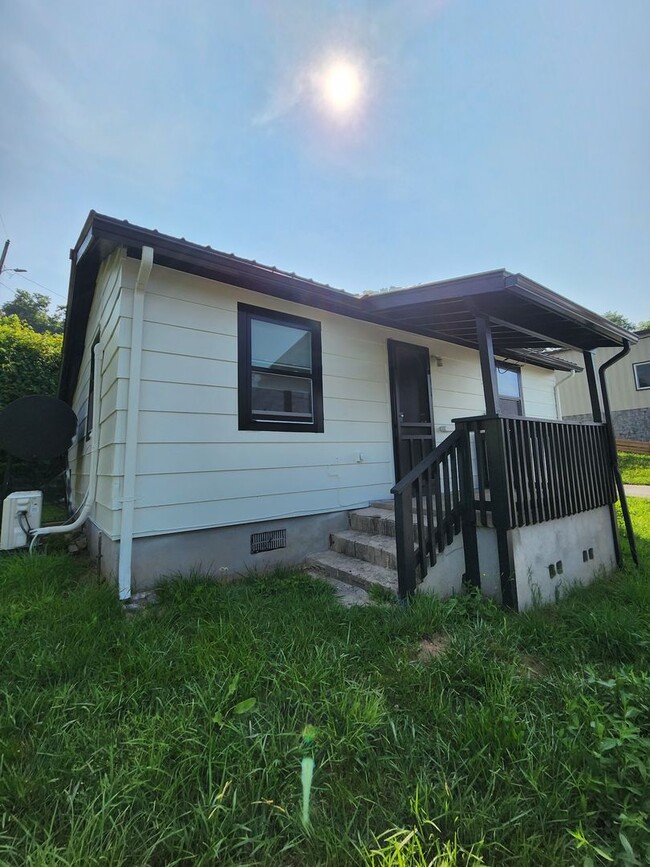 Foto del edificio - Cottage on Riverside Dr -Asheville!