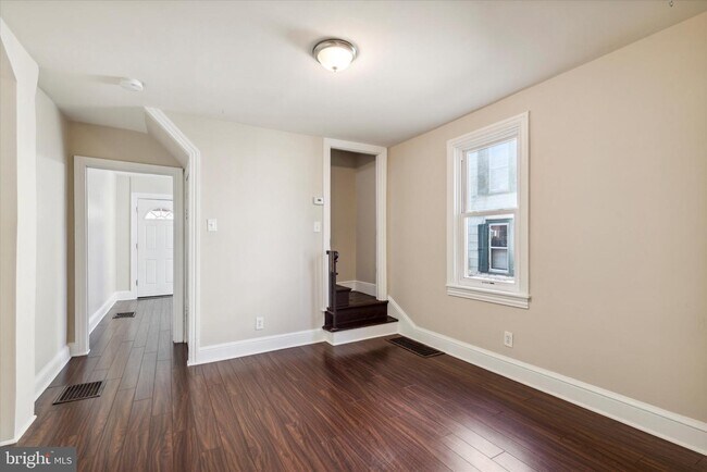 Building Photo - 947 Glenbrook Ave