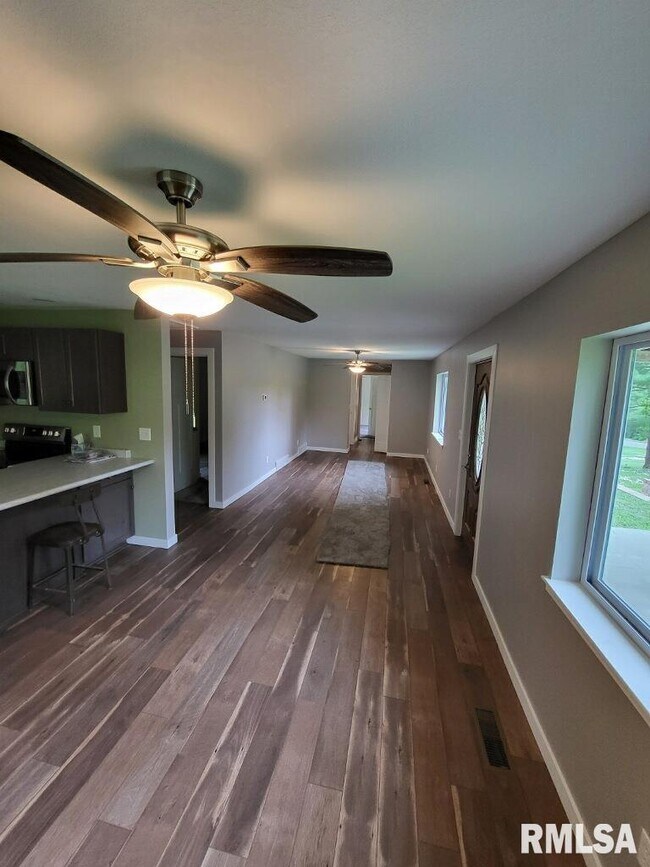 Foto del edificio - 6210 County Rd 975 N