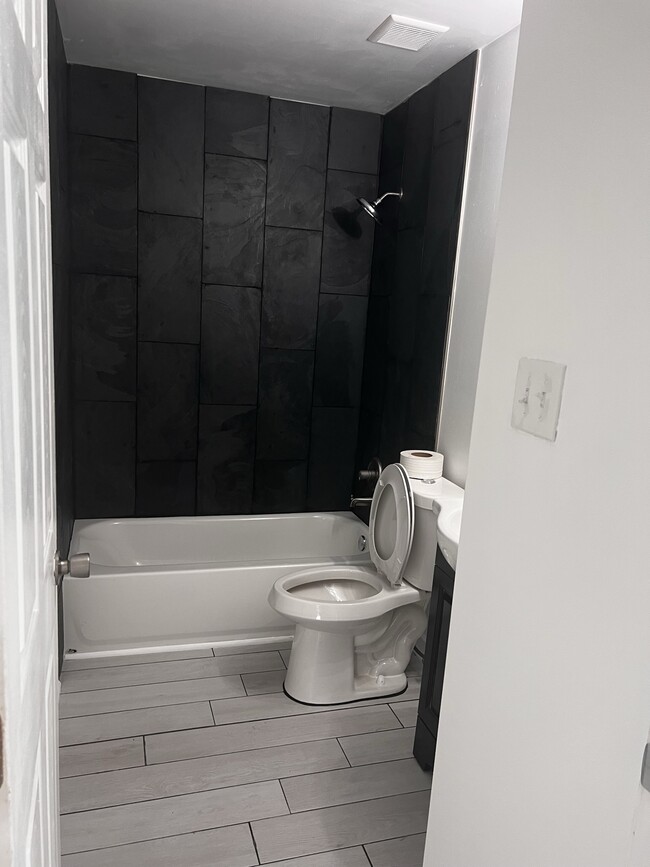 Foto del edificio - 317 N Manassas St