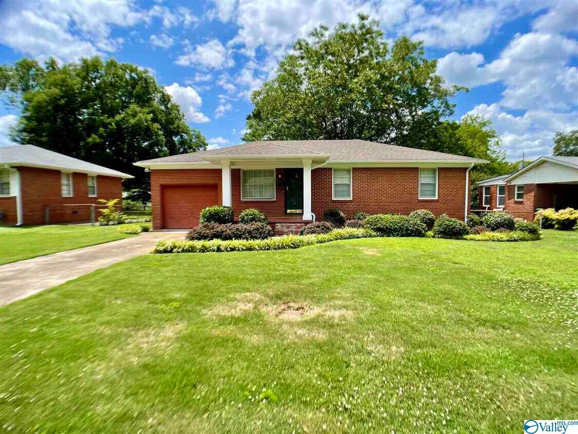 807 Chambers Dr NE, Huntsville, AL 35801 House Rental in Huntsville