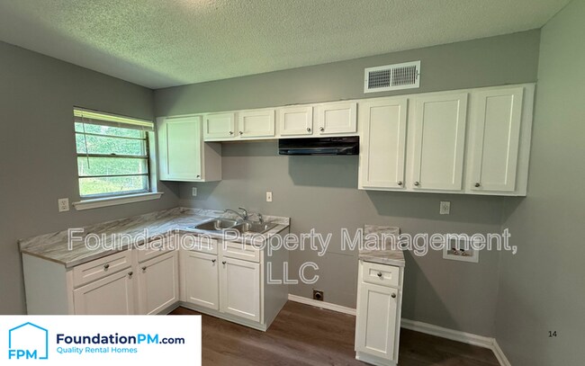 Building Photo - 5382 Beaverton Dr