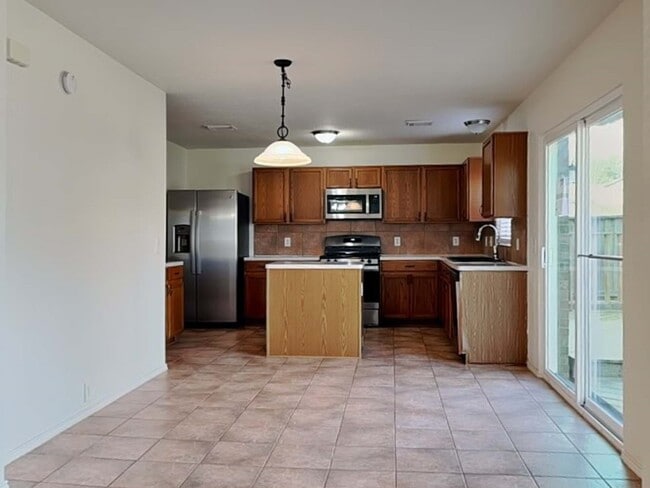Foto del edificio - 4811 Russet Trail Ct