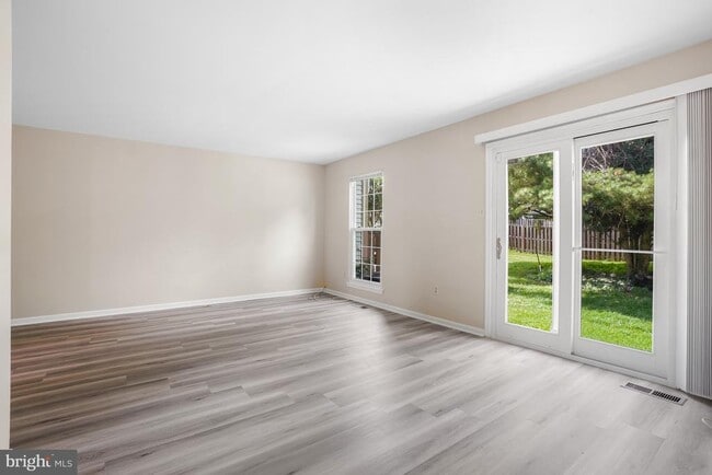 Building Photo - 3121 Benton Square Dr