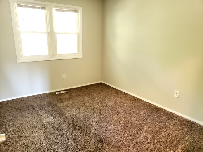 Building Photo - Move in Ready Rental