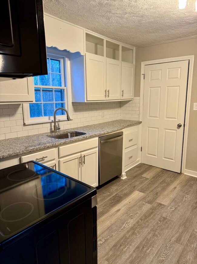 Foto del edificio - Cute 2 bedroom/ 1 bath Madison w/ Bonus Room