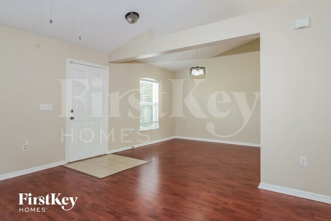 Building Photo - 1438 SW Paar Dr