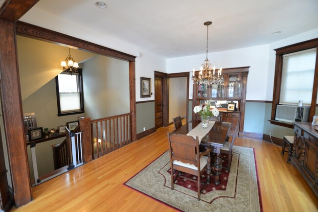 Foto del edificio - 2451 N Kimball Ave