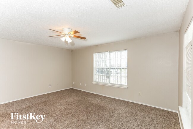 Building Photo - 10308 Glen Vista Dr