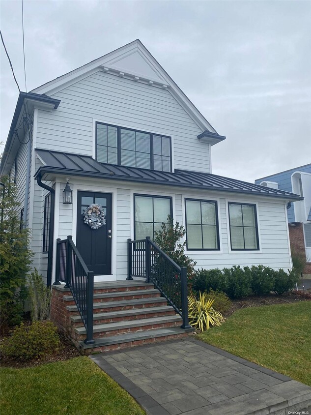Primary Photo - 107 Cooper St