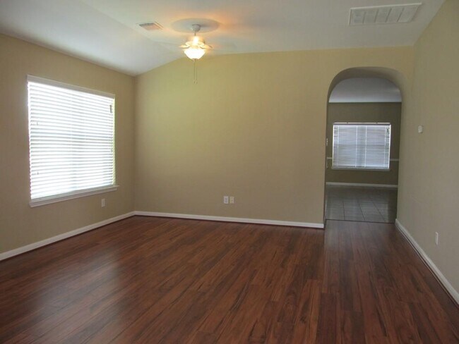 Building Photo - 3230 Legends Creek Dr
