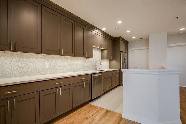 Foto del edificio - 4611 Travis St