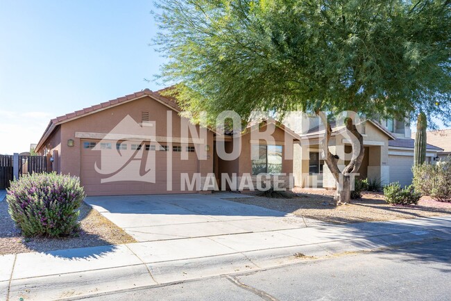 Foto del edificio - Beautiful Home with a Pool in Maricopa