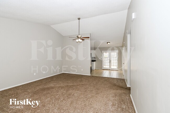 Foto del edificio - 5765 Ashridge Pl