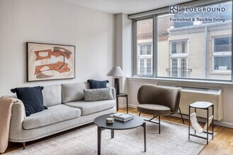 Building Photo - 120 W 21st St