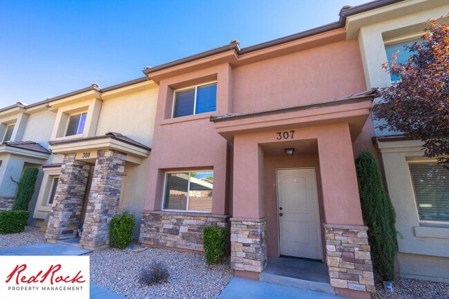 Foto del edificio - Charming 3 Bedroom Townhome with INTERNET INCLUDED & Dog-Friendly!