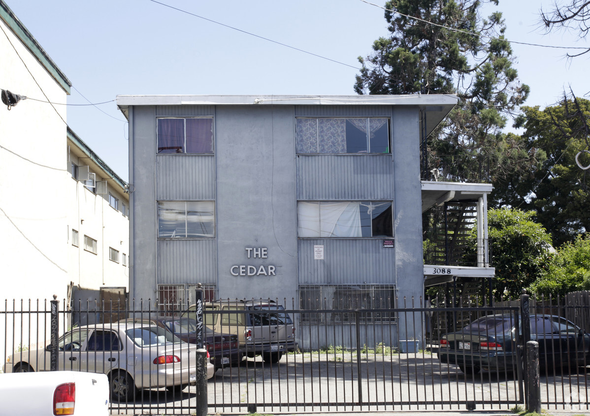 Building Photo - The Cedar Apartments