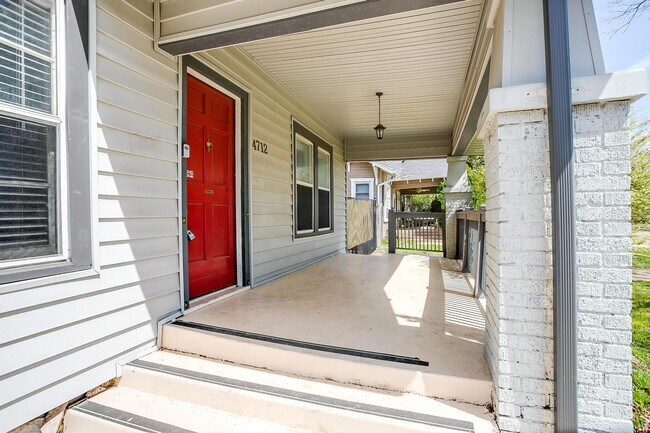 Foto del edificio - Well Maintained 3 Bed, 2 Bath in Establish...