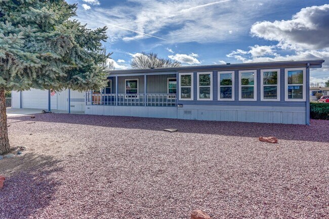 Building Photo - Price Reduced: 2 Bedroom, 2 Bath Home in 5...